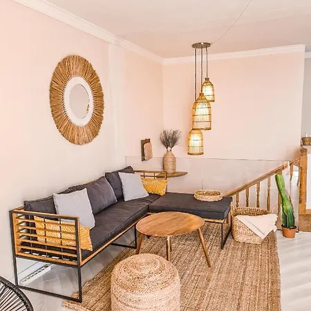 Oceanview Boutique House, 125 Sqm, Parking, Sunset Rooftop Costa Adeje (Tenerife)