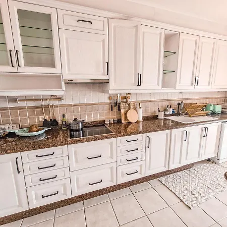 Nyaraló Oceanview Boutique House, 125 Sqm, Parking, Sunset Rooftop *
