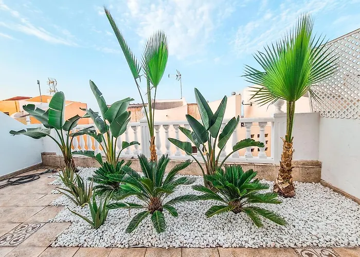 Feriehus Oceanview Boutique House, 125 Sqm, Parking, Sunset Rooftop *