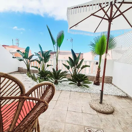 Oceanview Boutique House, 125 Sqm, Parking, Sunset Rooftop Hébergement de vacances