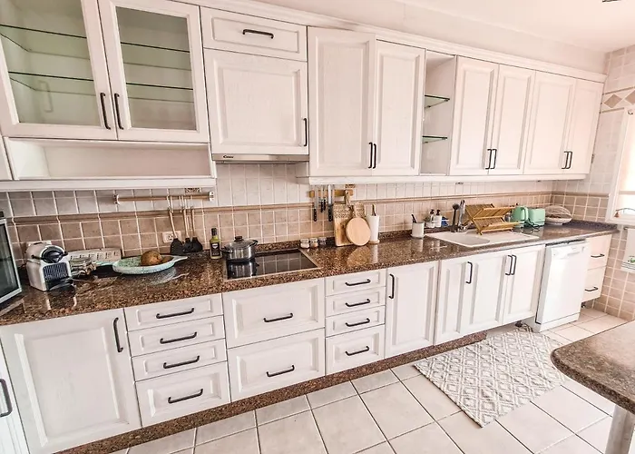 Casa vacanze Oceanview Boutique House, 125 Sqm, Parking, Sunset Rooftop *