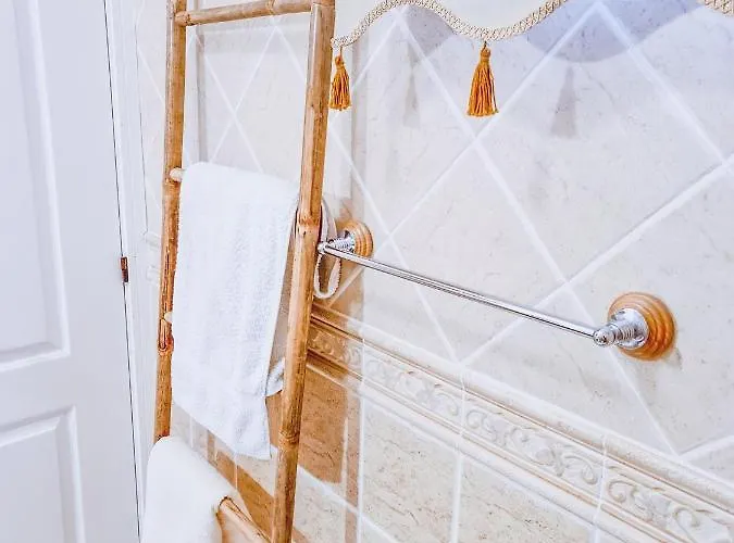 Oceanview Boutique House, 125 Sqm, Parking, Sunset Rooftop Costa Adeje (Tenerife)