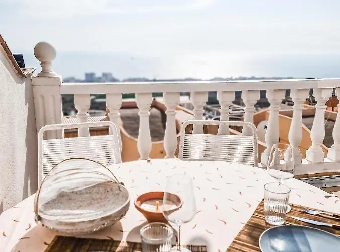 Oceanview Boutique House, 125 Sqm, Parking, Sunset Rooftop Casa vacanze