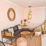 Oceanview Boutique House, 125 Sqm, Parking, Sunset Rooftop أذيخي
