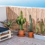 Oceanview Boutique House, 125 Sqm, Parking, Sunset Rooftop بيت للعطل